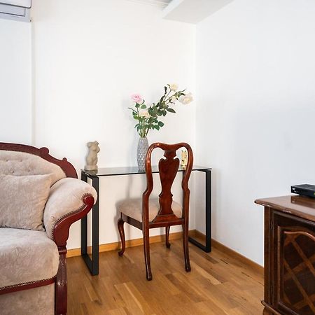 Bright 2Bdr Apartment In The Main Pedestrian Zone Sarajevo Bagian luar foto