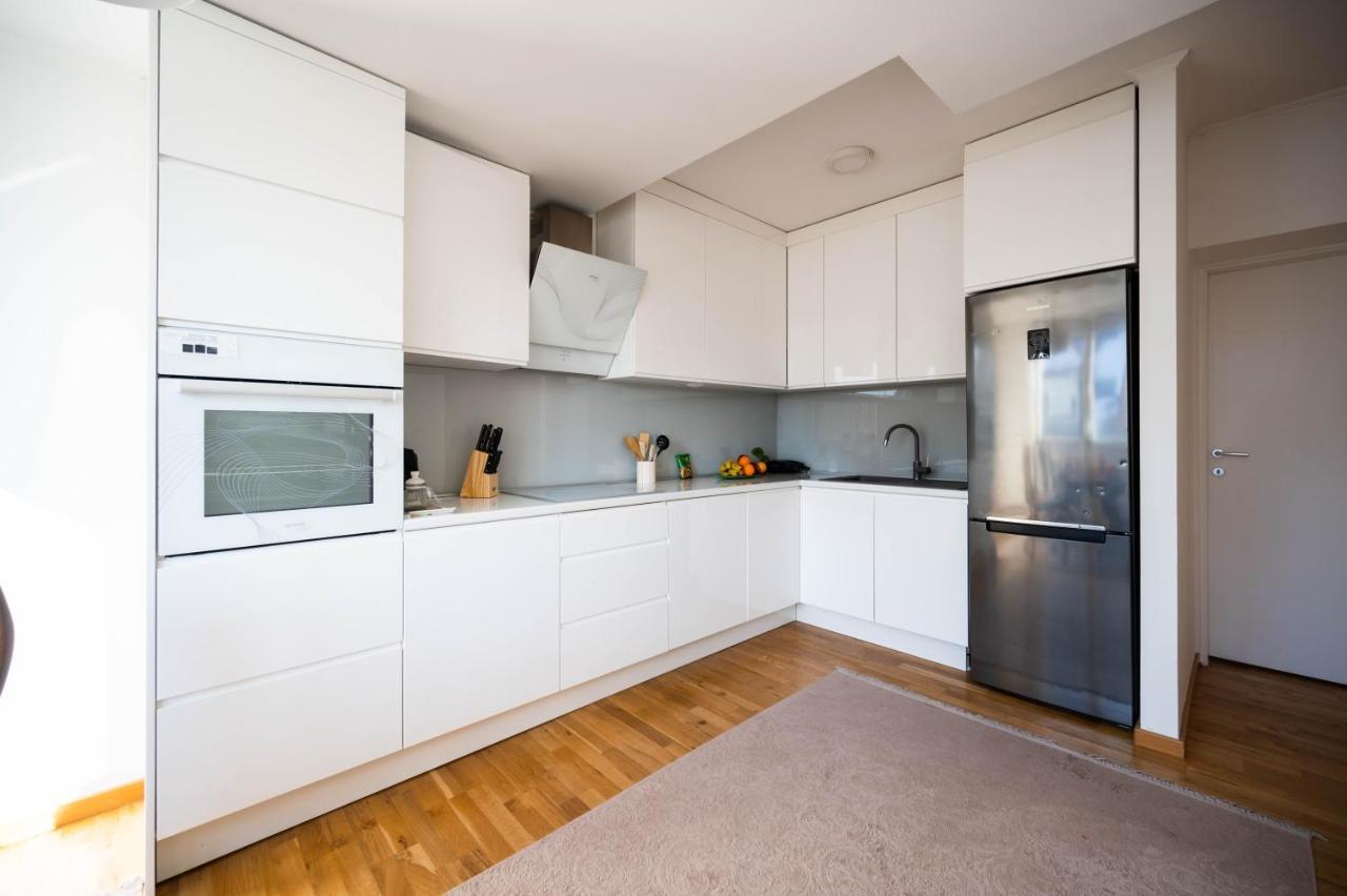 Bright 2Bdr Apartment In The Main Pedestrian Zone Sarajevo Bagian luar foto