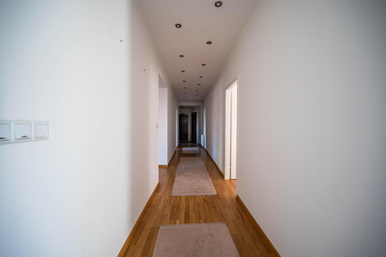 Bright 2Bdr Apartment In The Main Pedestrian Zone Sarajevo Bagian luar foto