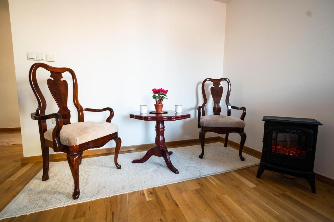 Bright 2Bdr Apartment In The Main Pedestrian Zone Sarajevo Bagian luar foto