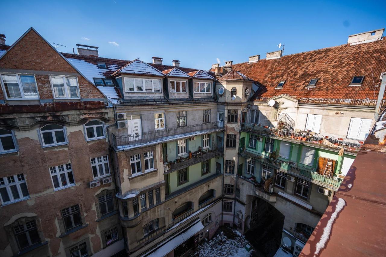 Bright 2Bdr Apartment In The Main Pedestrian Zone Sarajevo Bagian luar foto