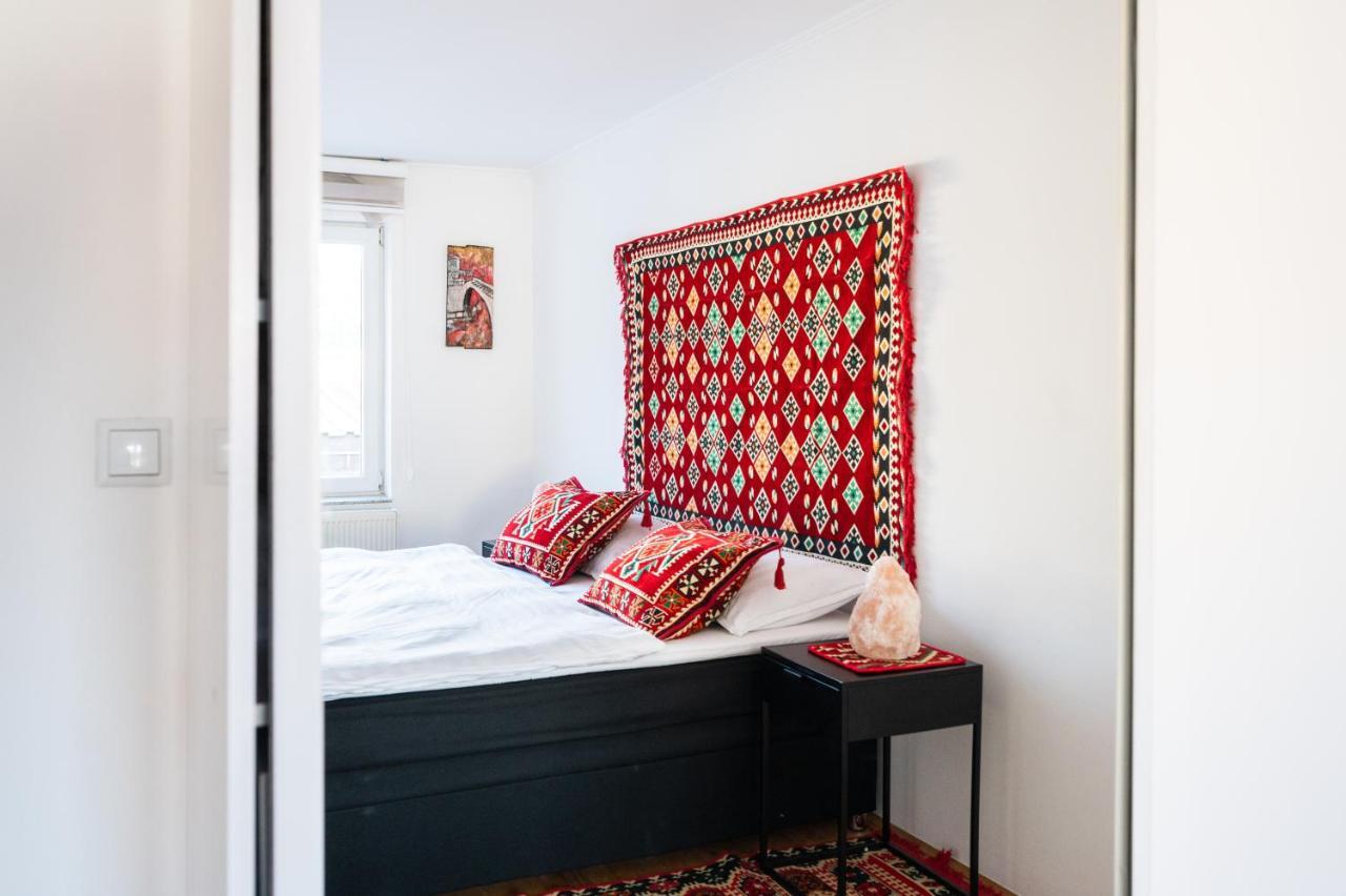 Bright 2Bdr Apartment In The Main Pedestrian Zone Sarajevo Bagian luar foto